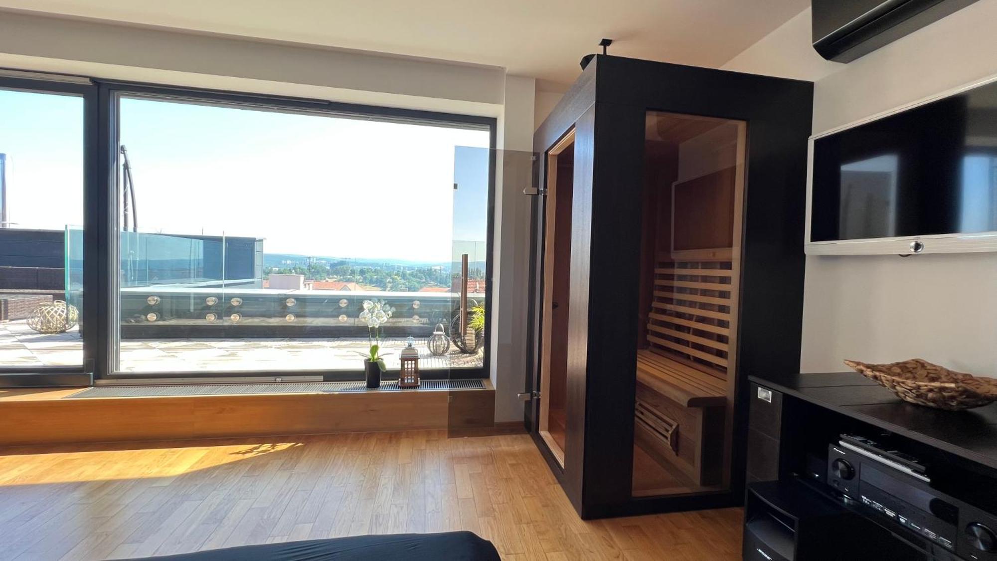 Apartman Se Saunou A Terasou S Vyhledem Na Бърно Екстериор снимка