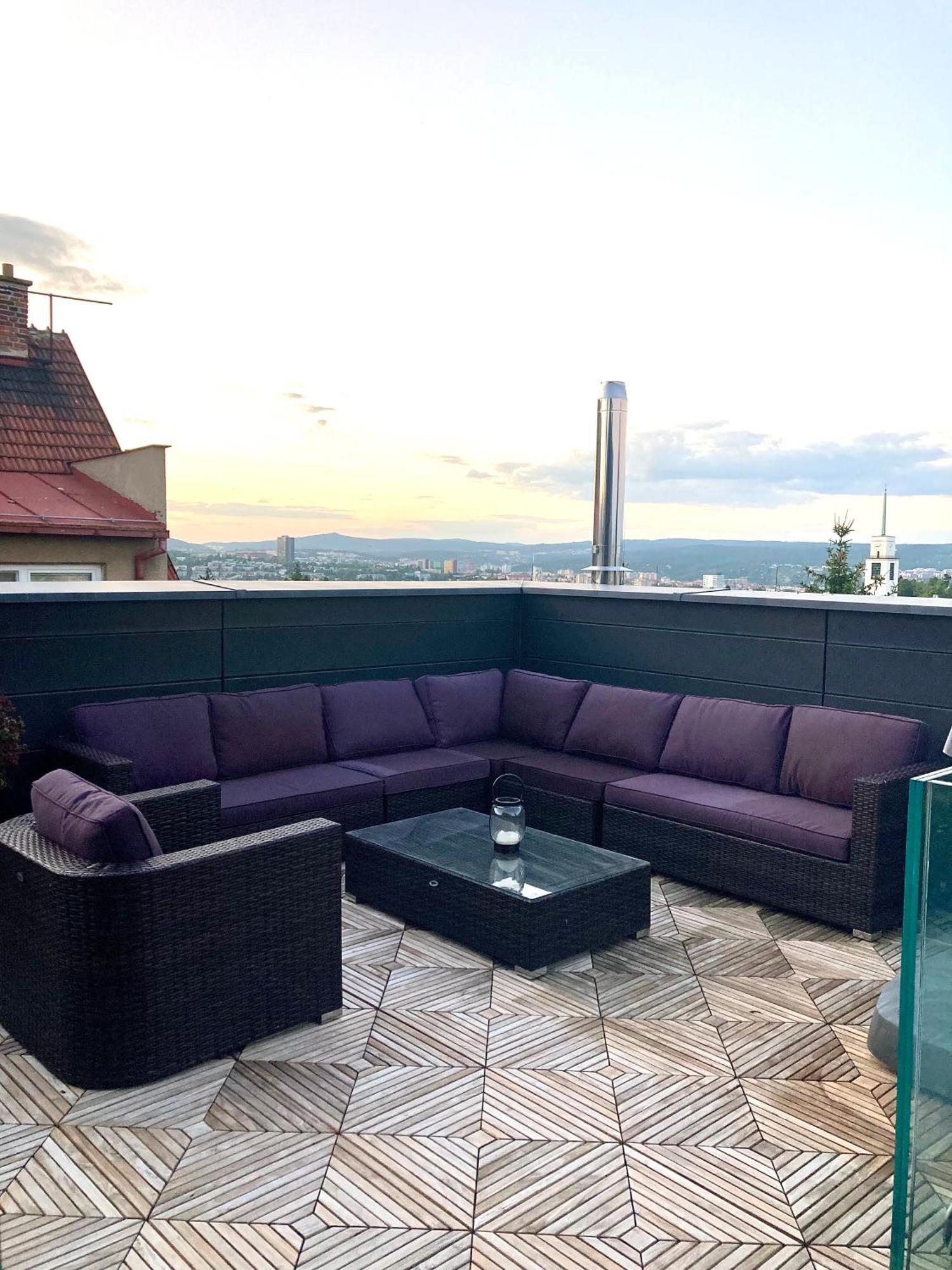 Apartman Se Saunou A Terasou S Vyhledem Na Бърно Екстериор снимка